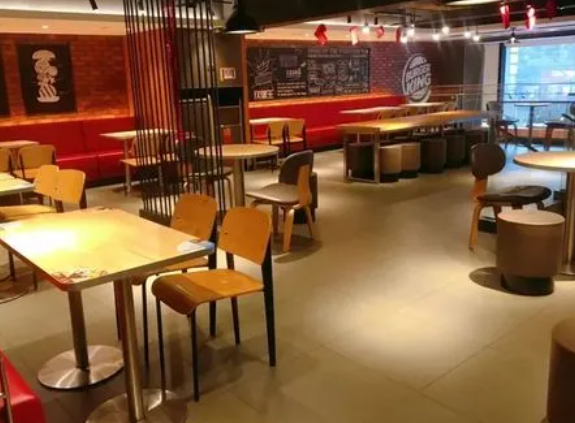 汉堡店出餐